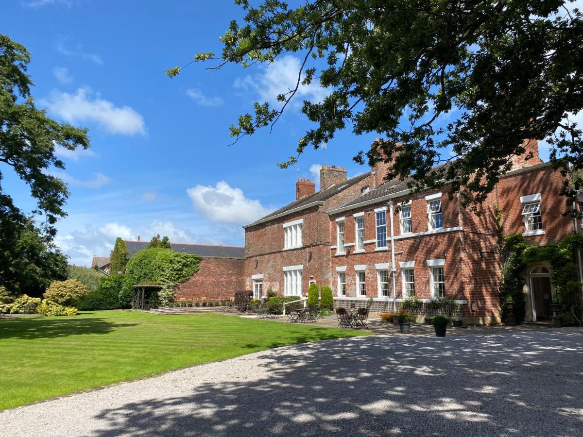 Singleton Lodge Country House Hotel Poulton-le-Fylde Buitenkant foto